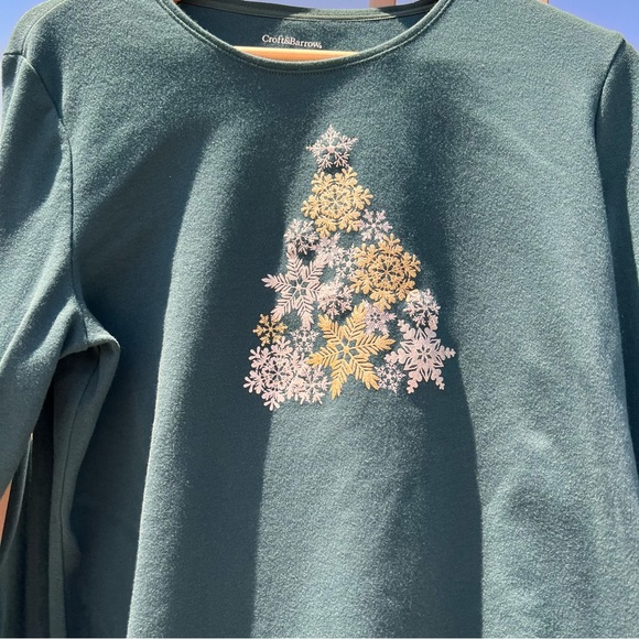 ⬇️Croft & Barrow Women’s Classic Tee Shirt XL Color Forest Green Christmas Tree - Picture 3 of 7